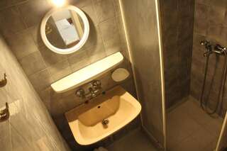 Гостевой дом Sofia Stay Guest Rooms София Трехместный номер-11